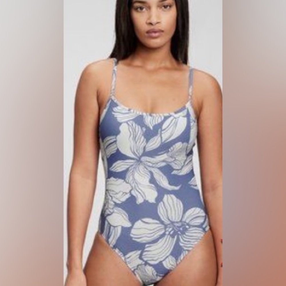 NWT Gap One Piece Swimsuit Size S Blue White Floral